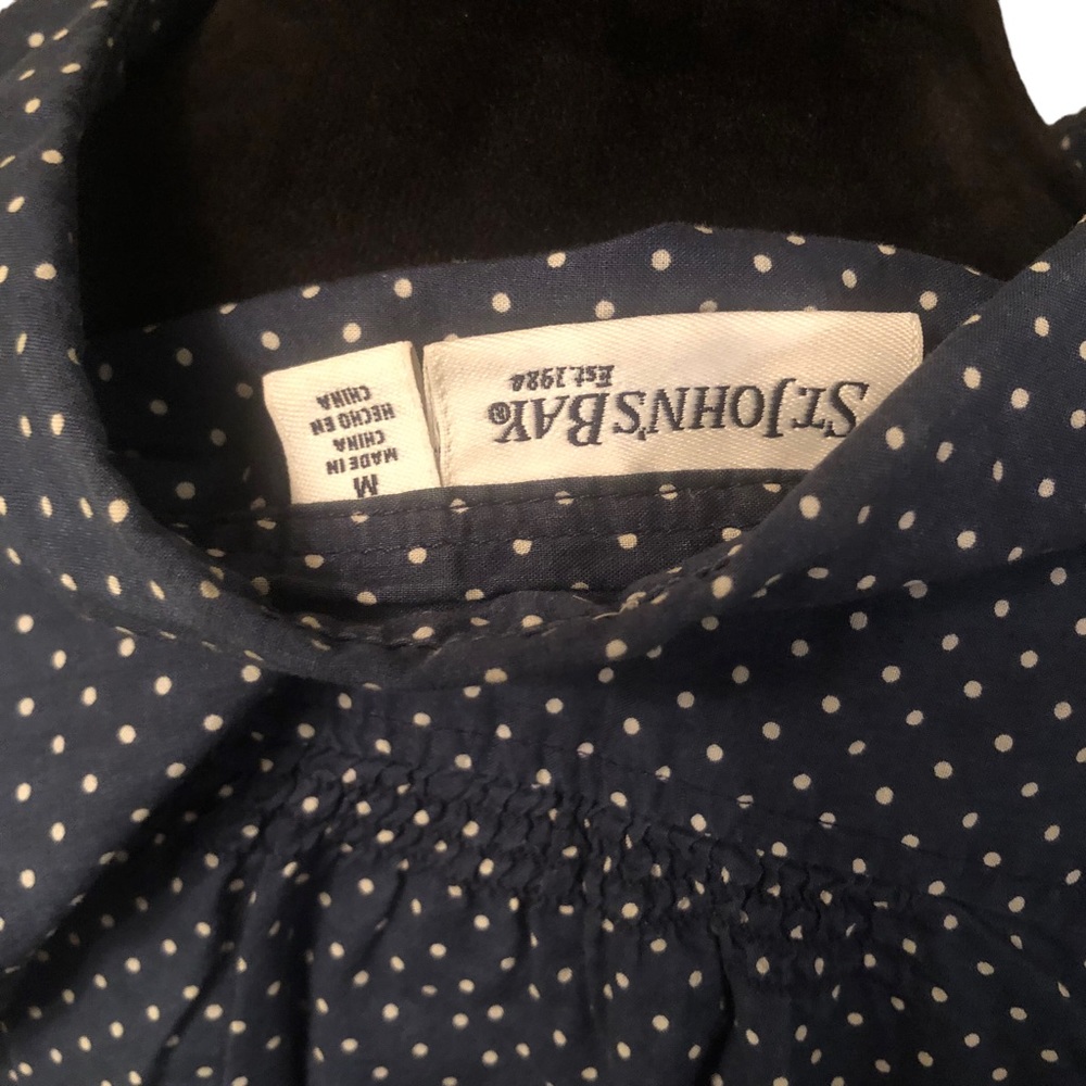 St. John’s Bay Blue Dot Blouse Medium - Picture 3 of 8